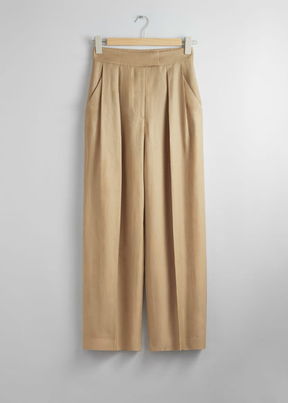 Straight tailored trousers