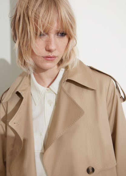 Buckle-belt trench coat